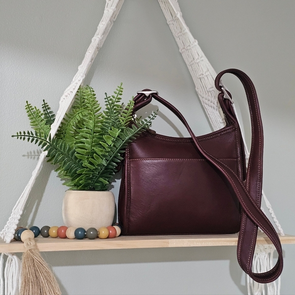 Sold!! Vintage Coach Legacy Small Zip Crossbody Shoulder Bag 9997 (Currant) - Picture 2 of 14